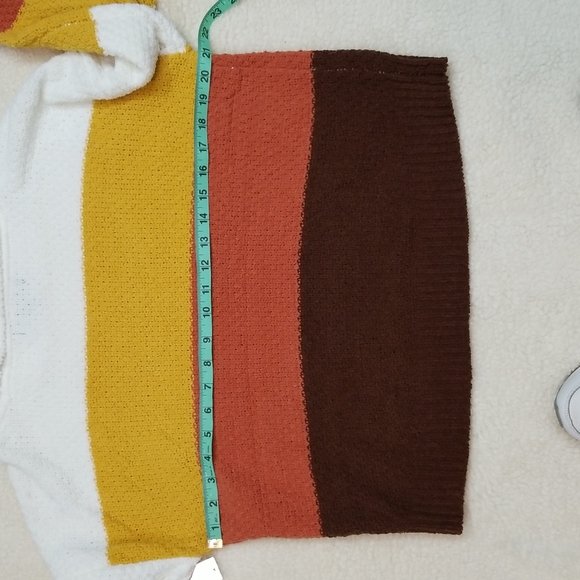 Almost Famous Sweater Earth tone Stripes - Picture 4 of 9